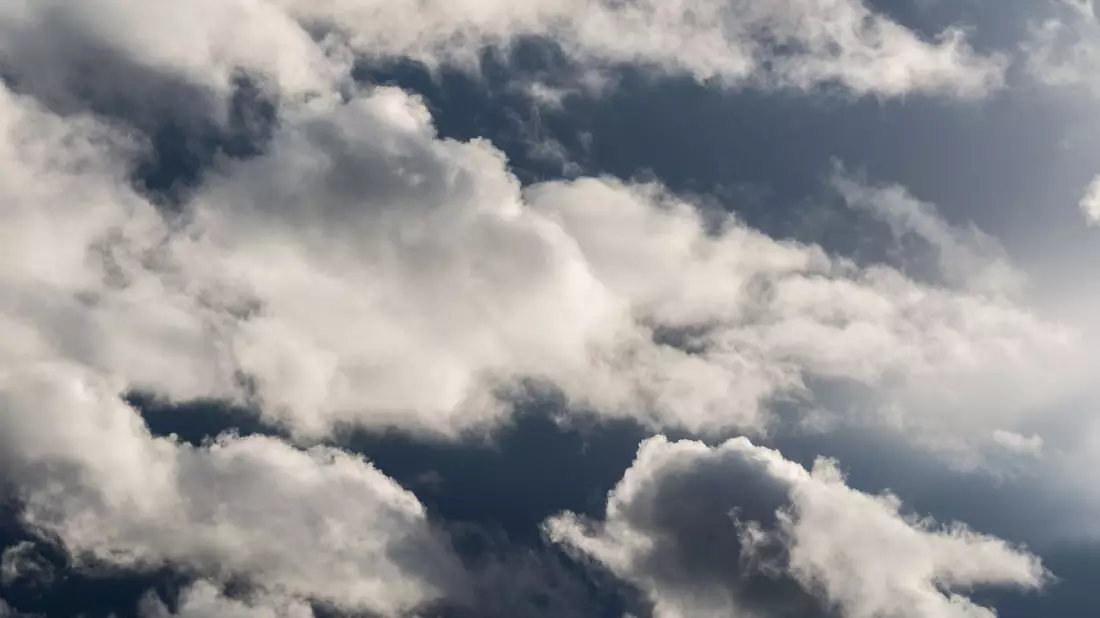 Ein Wettermix bestimmt das Pfingstwochenende. - Bild: Robert Michael/dpa-Zentralbild/dpa