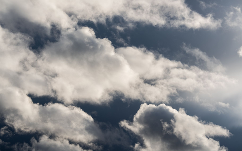 Ein Wettermix bestimmt das Pfingstwochenende. - Foto: Robert Michael/dpa-Zentralbild/dpa
