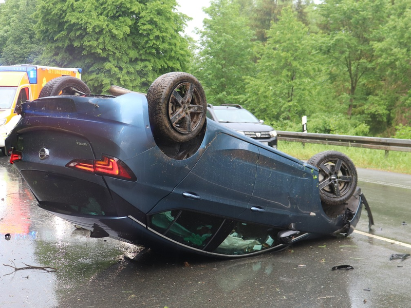 POL-HX: Unfallträchtiger Nachmittag - Unfallteam aus Bielefeld unterstützt - Foto: presseportal.de