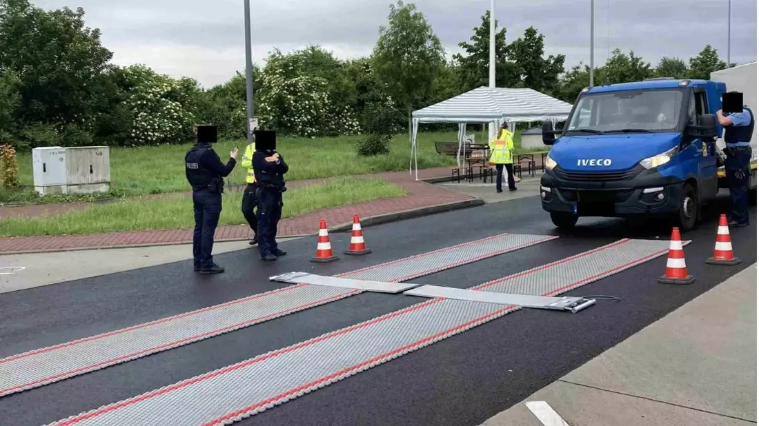 POL-OF: Kontrollwoche Truck & Bus: Einige Verstöße bei gezielten Überprüfungen - Autobahn 45 / Parkplatz Pfingstweide - Bild: presseportal.de