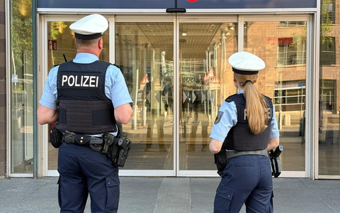 BPOL-HB: Pfingstferien: Die Bundespolizei am Flughafen Bremen gibt Tipps, wie Sie gut vorbereitet in den Urlaub fliegen - Foto: presseportal.de