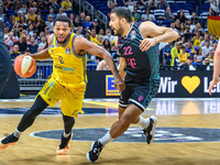Sterling Brown (l) und die Albatrosse holten in der Serie gegen die Telekom Baskets Bonn das 1:0. - Foto: Andreas Gora/dpa