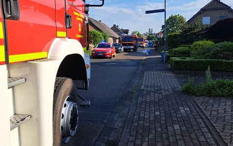 FW-OLL: Brennende Mülltonne setzt Schuppen in Brand - Schneller Einsatz der Feuerwehr verhindert Schlimmeres - Foto: presseportal.de