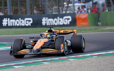 McLaren-Pilot Oscar Piastri fuhr im Abschlusstraining in Imola die schnellste Zeit. - Foto: Hasan Bratic/dpa