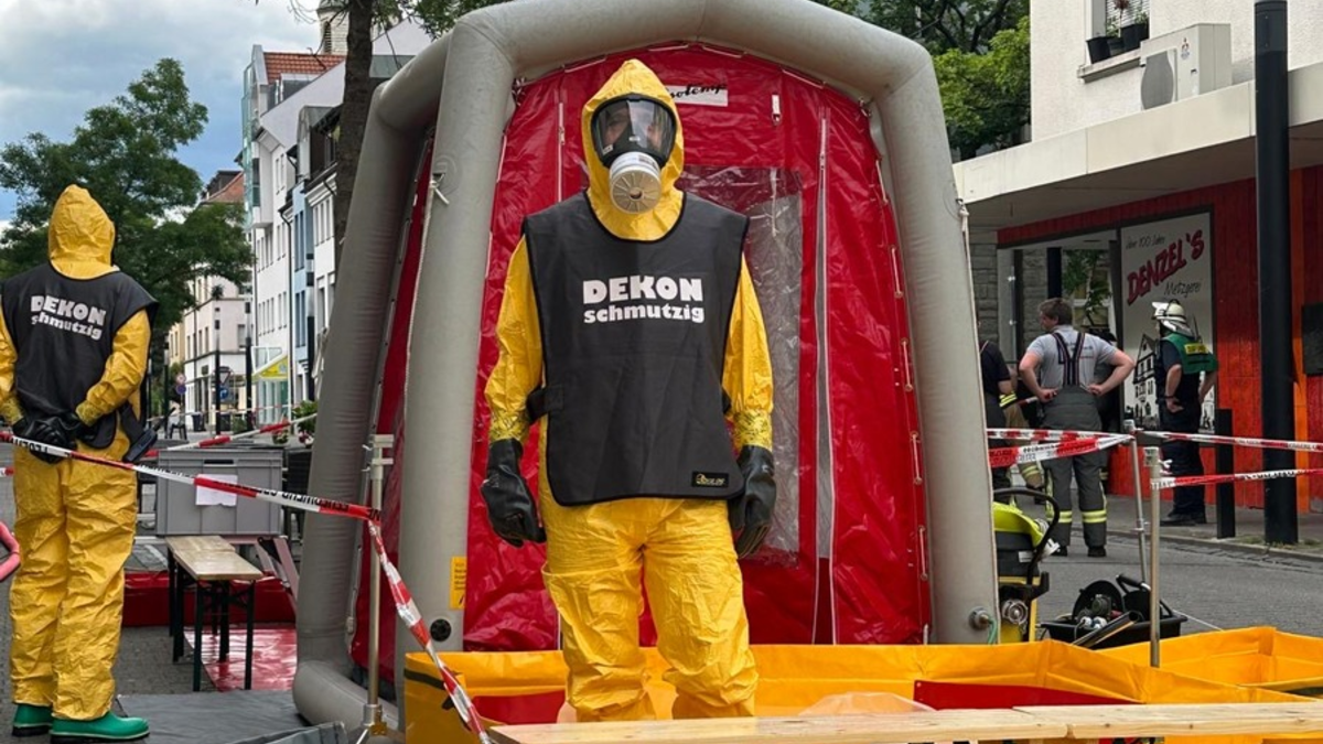 FW Konstanz: Überlandhilfe Gefahrstoffeinheit - Foto: presseportal.de