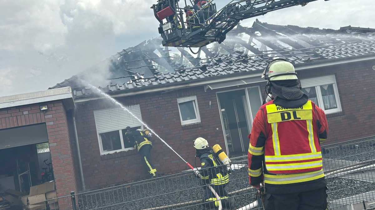 FW-ROW: Einfamilienhaus gerät in Brand - Foto: presseportal.de
