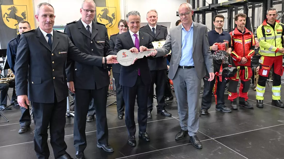 FW Stuttgart: Neue Feuer- und Rettungswache 5 auf den Fildern offiziell in Betrieb genommen - Bild: presseportal.de