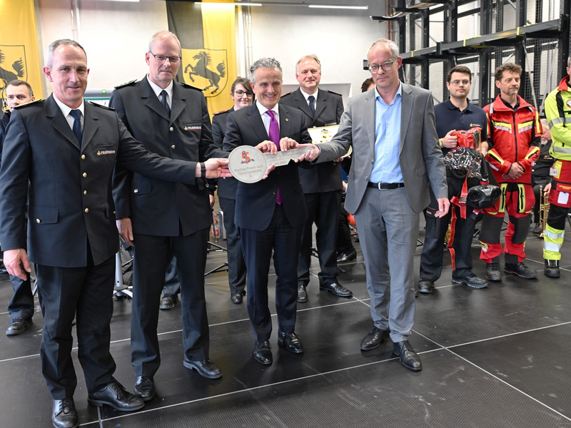 FW Stuttgart: Neue Feuer- und Rettungswache 5 auf den Fildern offiziell in Betrieb genommen - Foto: presseportal.de