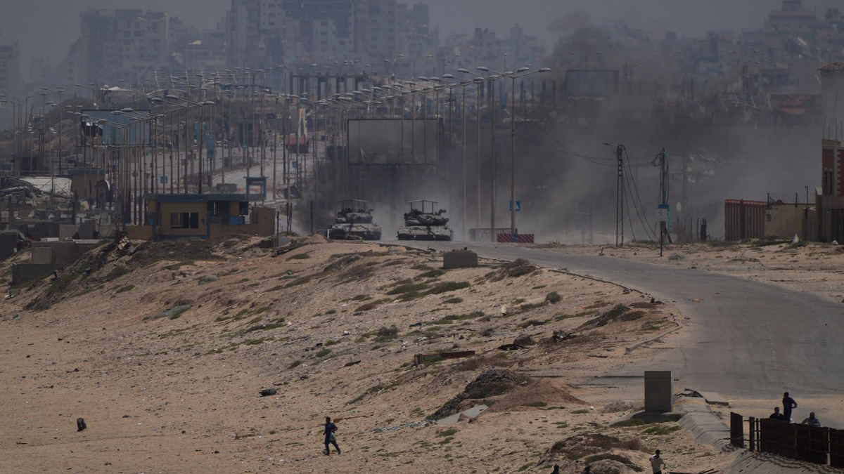 Ausgabe von Lebensmitteln im Gazastreifen (Archivbild) - Foto: Abdel Kareem Hana/AP/dpa