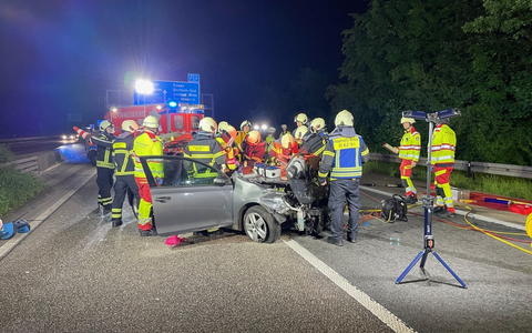 FW Witten: Verkehrsunfall auf der A 43 mit vier Verletzten. - Foto: presseportal.de