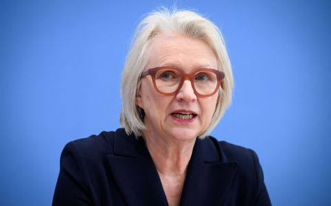 Die Chefin der «Wirtschaftsweisen», Monika Schnitzer, fordert die Politik zu einer Rentenreform auf. - Foto: Bernd von Jutrczenka/dpa Die Chefin der «Wirtschaftsweisen», Monika Schnitzer, fordert die Politik zu einer Rentenreform auf. - Foto: Bernd von Jutrczenka/dpa