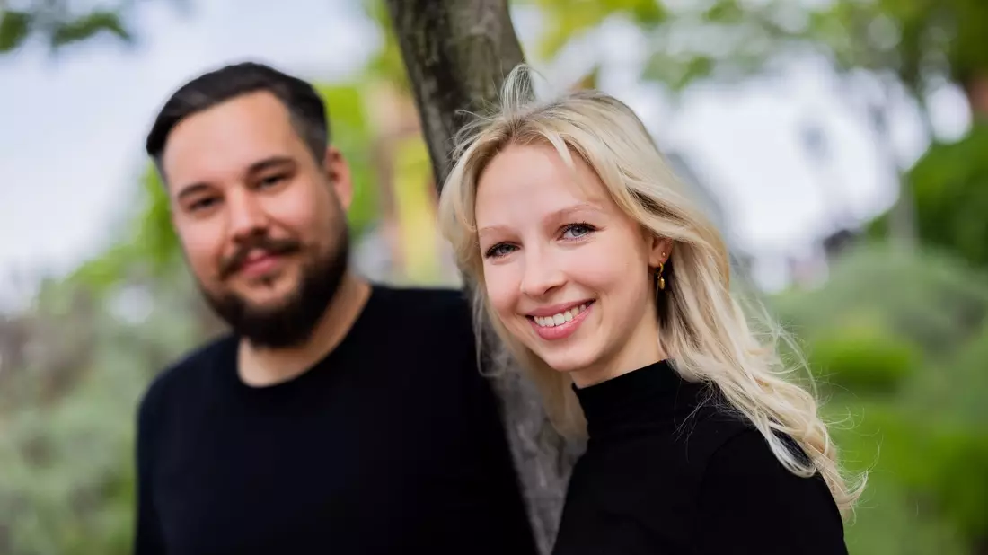 Tina Kunath, Stammzellenempfängerin, und ihr Spender Jan Wolfenstädter verbindet eine ungewöhnliche Freundschaft. - Bild: Rolf Vennenbernd/dpa