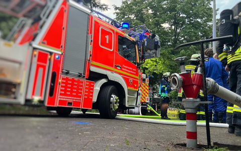 FW-BN: Wohnungsbrand in Bonn - 13 Verletzte nach Feuer in Mehrfamilienhaus - Bild: presseportal.de