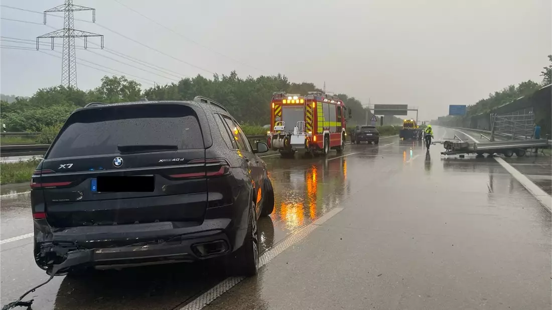 FW Lehrte: Starkregen verursacht Verkehrsunfall auf der A7 - Bild: presseportal.de