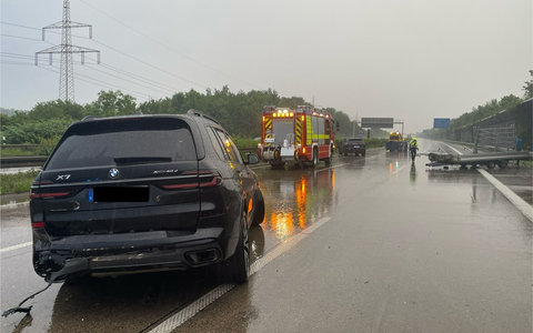 FW Lehrte: Starkregen verursacht Verkehrsunfall auf der A7 - Foto: presseportal.de