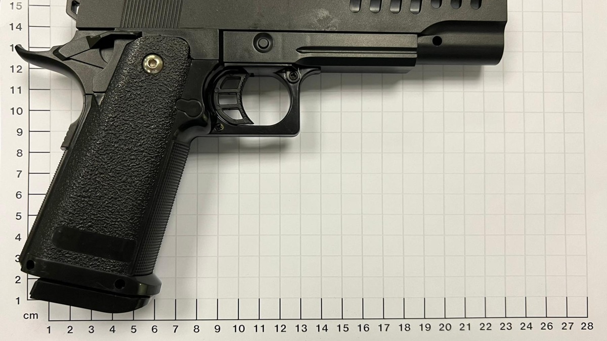 BPOL NRW: Bundespolizisten stellen Anscheinswaffe bei 15-Jährigem sicher - Foto: presseportal.de