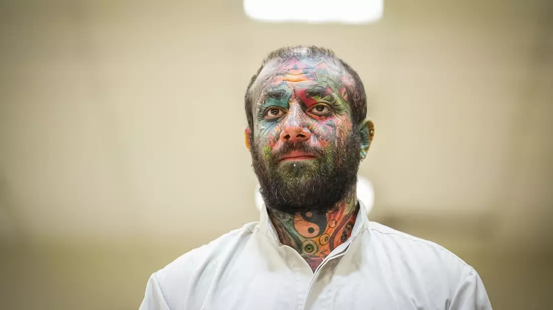 Der iranische Rapper Amir Tataloo wurde wegen Verbreitung «von Unzucht» zu zehn Jahren Haft verurteilt. (Archivbild) - Bild: Mostafa Roudaki/Mizan/dpa/dpa