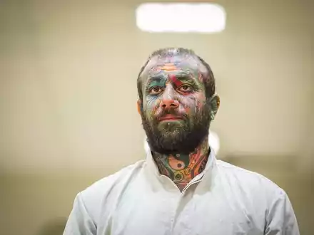 Der iranische Rapper Amir Tataloo wurde wegen Verbreitung «von Unzucht» zu zehn Jahren Haft verurteilt. (Archivbild) - Foto: Mostafa Roudaki/Mizan/dpa/dpa