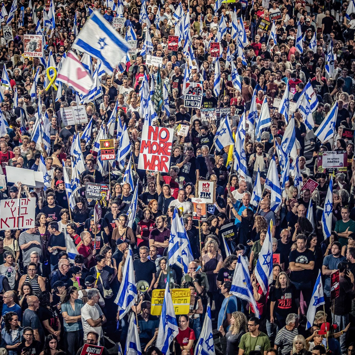 Eine Demonstration von Regierungsgegnern in Tel Aviv.. - Foto: Eyal Warshavsky/SOPA Images via ZUMA Press Wire/dpa