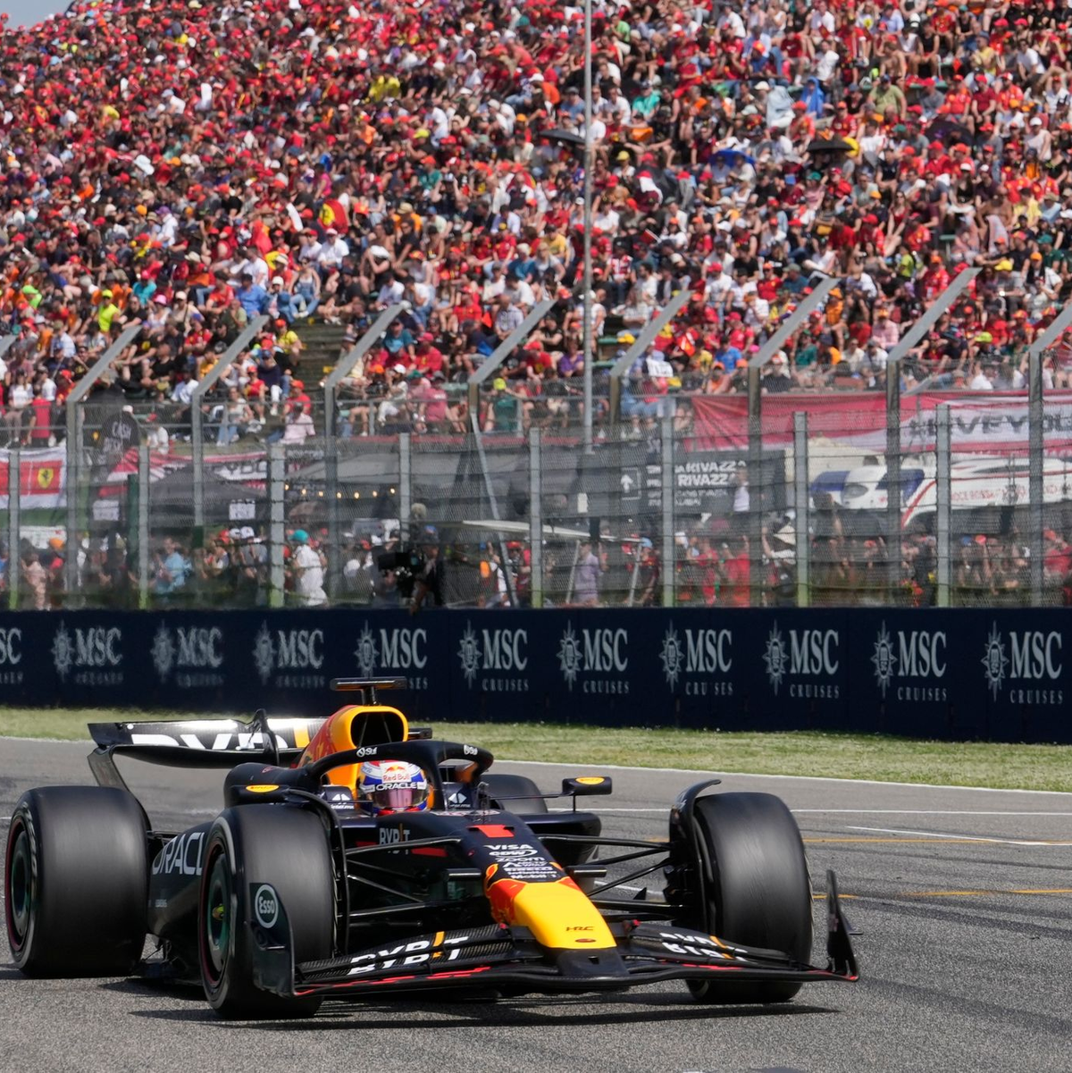 Red-Bull-Pilot Max Verstappen hat auch den Großen Preis von Imola gewonnen. - Foto: Antonio Calanni/AP