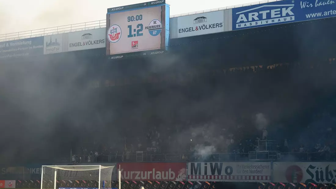 Hansa Rostock ist in die 3. Liga abgestiegen. - Bild: Gregor Fischer/dpa