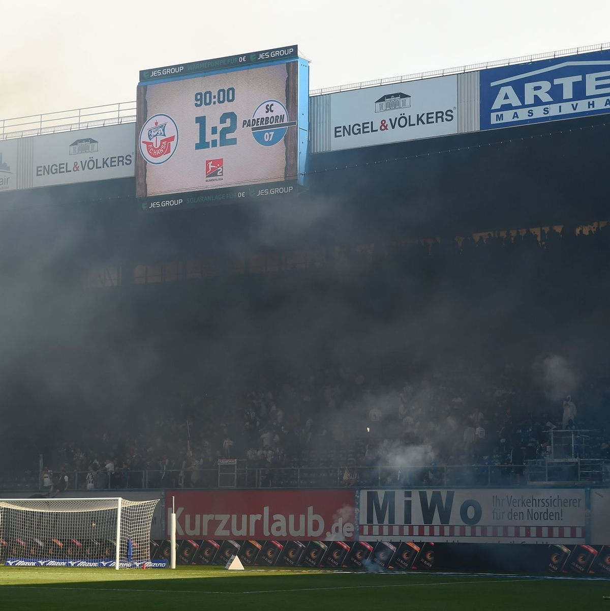 Hansa Rostock ist in die 3. Liga abgestiegen. - Foto: Gregor Fischer/dpa