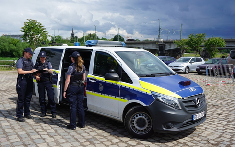 HZA-DD: Dresden: Zoll kontrolliert Sicherheitsgewerbe bei Rammsteinkonzerten - Foto: presseportal.de