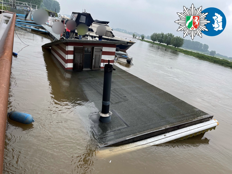 POL-DU: Leverkusen/Duisburg: Hausboot gesunken - niemand verletzt - Foto: presseportal.de