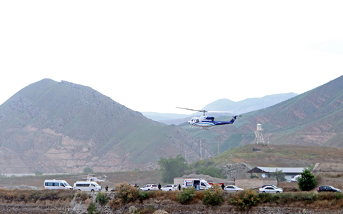 Raisi war zusammen mit Außenminister Amirabdollahian auf der Rückreise von einem Treffen mit dem Präsidenten des Aserbaidschan, als ihre Maschine vom Radar verschwand. - Foto: Ali Hamed Haghdoust/IRNA/AP