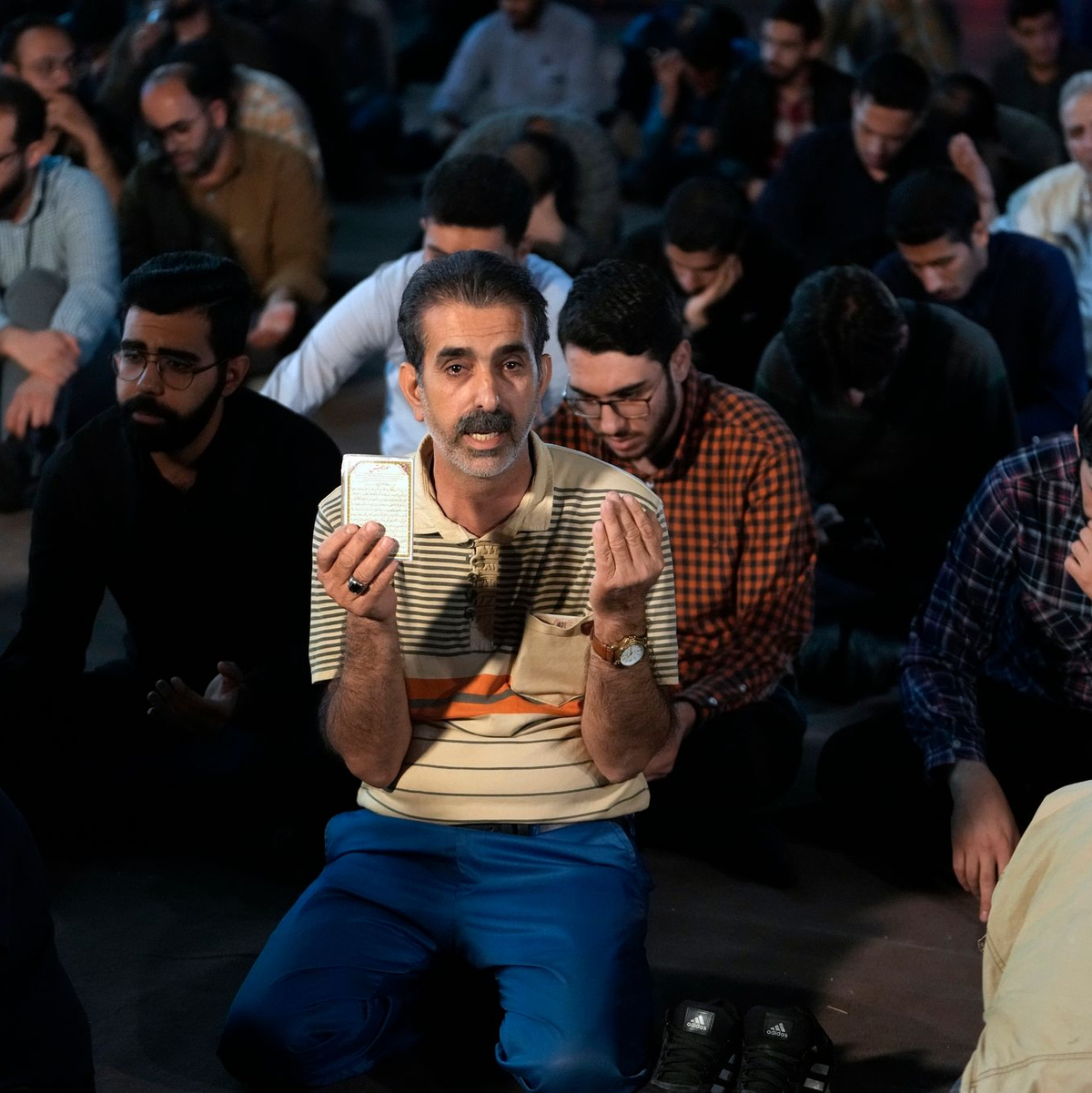 Religionsführer Ajatollah Ali Chamenei rief die Nation dazu auf, für den Präsidenten zu beten. - Foto: Vahid Salemi/AP