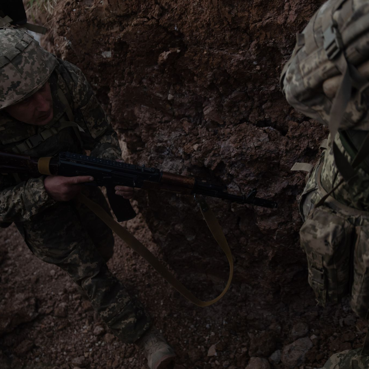 Ukrainische Soldaten beim Training: Ihr Land verteidigt sich seit mehr als zwei Jahren gegen den russischen Angriffskrieg. - Foto: Madeleine Kelly/ZUMA Press Wire/dpa