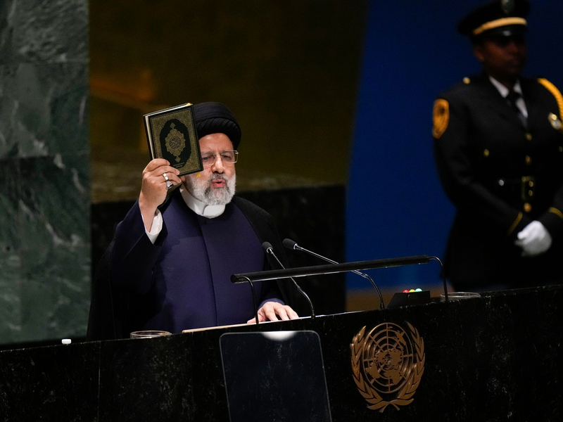 Ebrahim Raisi hat den Absturz des Präsidenten-Hubschraubers im Iran nicht überlebt. - Foto: Seth Wenig/AP