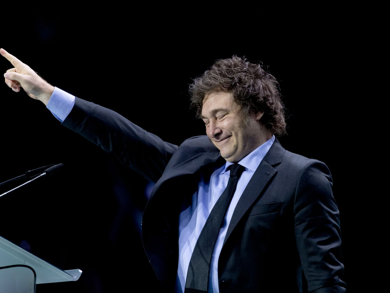 Auf einer Wahlkampfveranstaltung hat Javier Milei die spanische Linksregierung von Sánchez scharf kritisiert - mit Folgen. - Foto: Carlos Luján/EUROPA PRESS/dpa