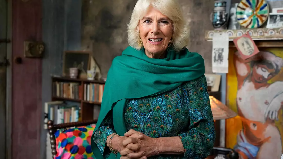 Die britische Königin Camilla ist eine passionierte Leserin. - Bild: Kirsty Wigglesworth/AP POOL/AP/dpa