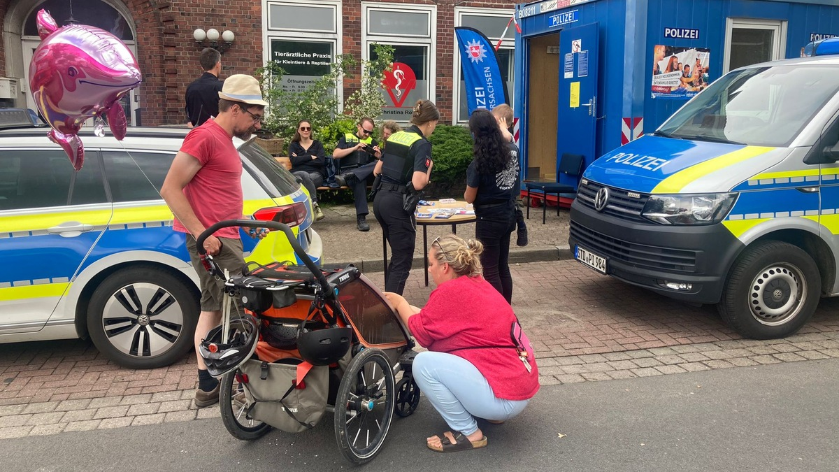 POL-STD: Vier Einbrüche im Landkreis, Pfingstmarkt in Neukloster - Polizei und Veranstalter zufrieden - Foto: presseportal.de