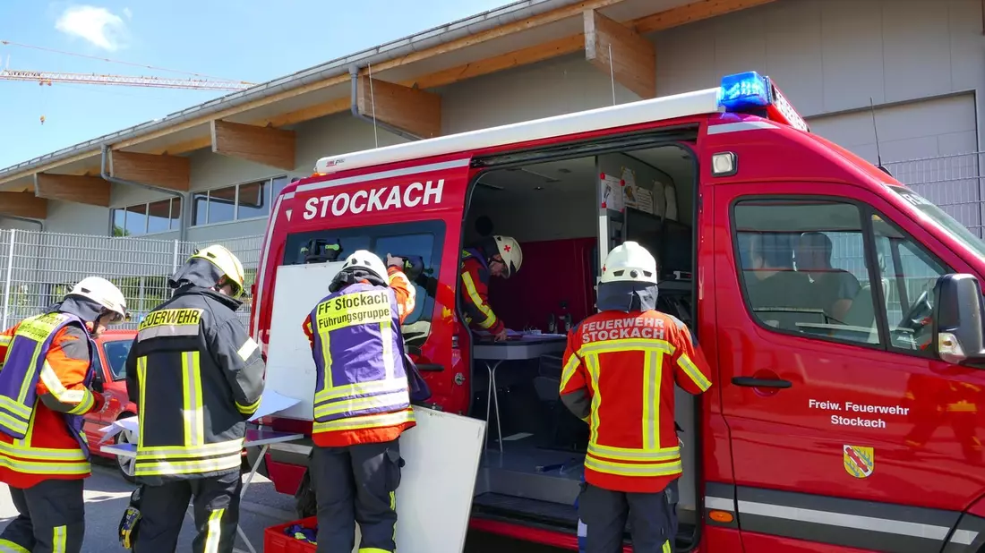 FW Stockach: Brand einer Lagerhalle - Bild: presseportal.de