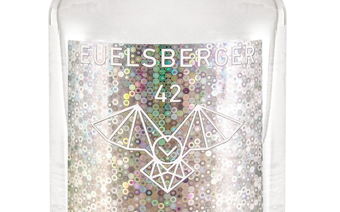 EUELSBERGER BRENNEREI destilliert weltweit ersten KI-generierten Gin #42 AI / Countdown zum Towel Day am 25. Mai 2024 - Foto: presseportal.de EUELSBERGER BRENNEREI destilliert weltweit ersten KI-generierten Gin #42 AI / Countdown zum Towel Day am 25. Mai 2024 - Foto: presseportal.de