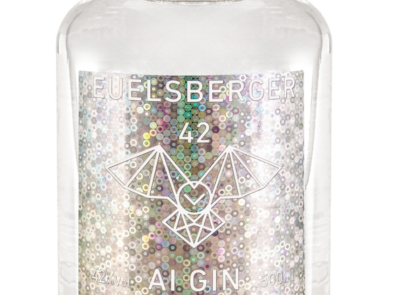 EUELSBERGER BRENNEREI destilliert weltweit ersten KI-generierten Gin #42 AI / Countdown zum Towel Day am 25. Mai 2024 - Foto: presseportal.de