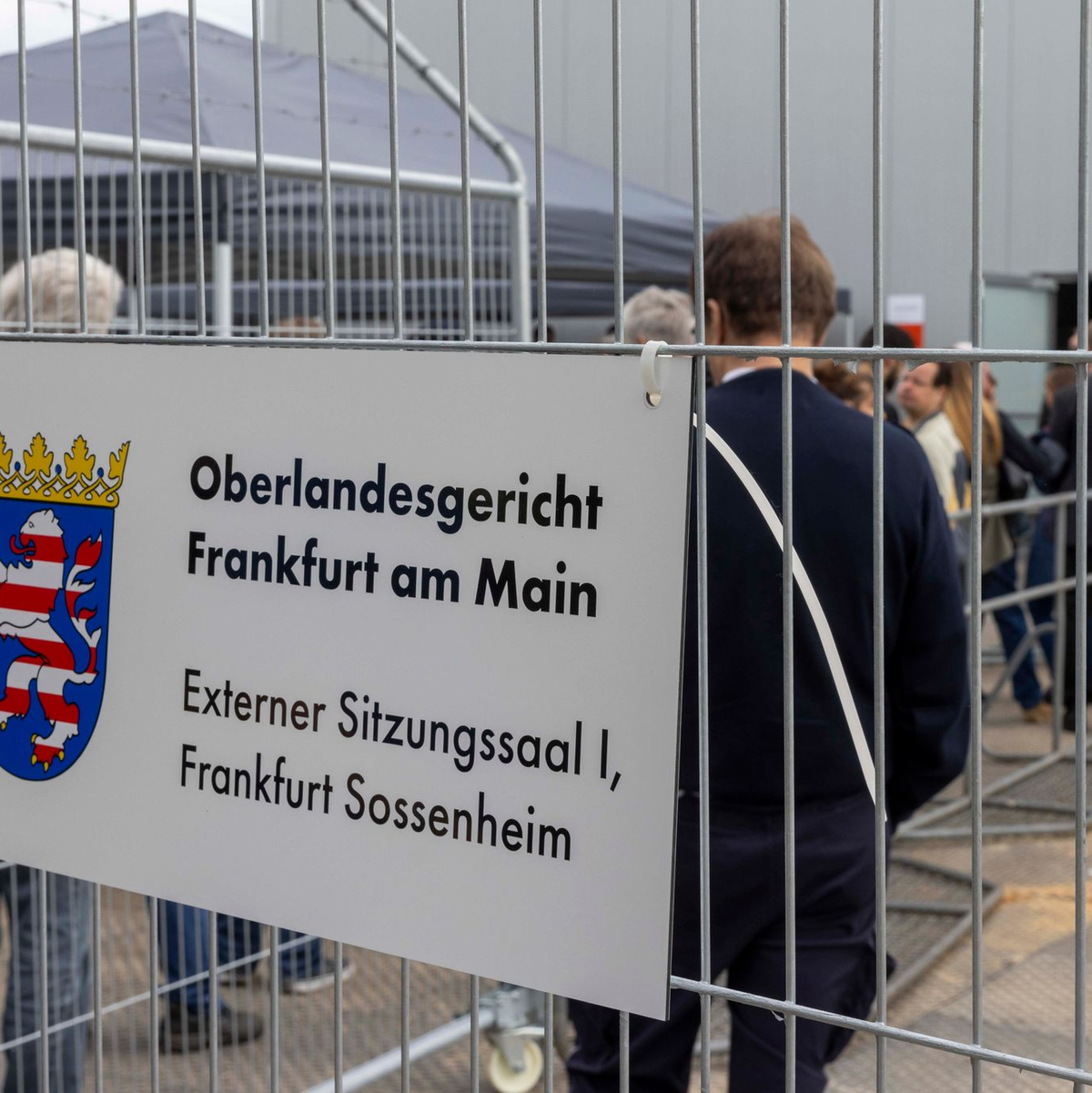 In Frankfurt hat der Prozess gegen die mutmaßliche «Reichsbürger»-Gruppe um Prinz Reuß begonnen. - Foto: Helmut Fricke/dpa