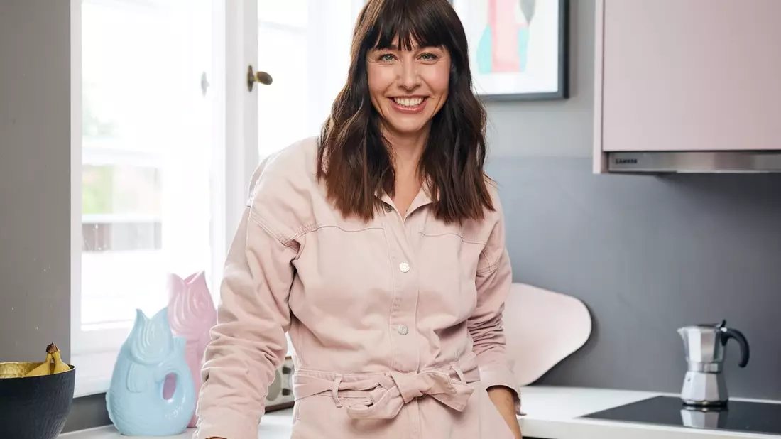 Veganer Nagellackhersteller OZN und Amazon präsentieren neue Farbe: Pippa / Ab dem 21. Mai 2024 ist der neue Nagellack von OZN exklusiv auf Amazon erhältlich - Bild: presseportal.de