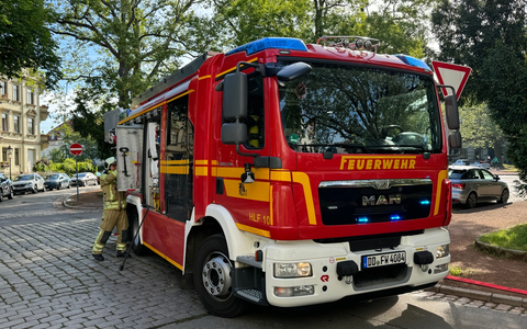 FW Dresden: Feuerwehr findet leblose Person bei Wohnungsbrand - Foto: presseportal.de