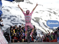 Am Umbrail-Pass werden Temperaturen von zwei Grad und eine Schneewahrscheinlichkeit von 95 Prozent prognostiziert. - Foto: Marco Alpozzi/LaPresse/AP