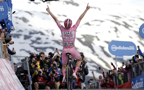 Am Umbrail-Pass wurden Temperaturen von zwei Grad und eine Schneewahrscheinlichkeit von 95 Prozent prognostiziert. - Foto: Marco Alpozzi/LaPresse/AP