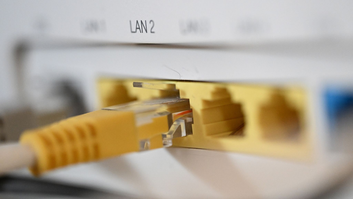 Die eigentliche technische Ursache der Störungen lag im Netz der Telekom (Symbolbild). - Foto: Bernd Weißbrod/dpa