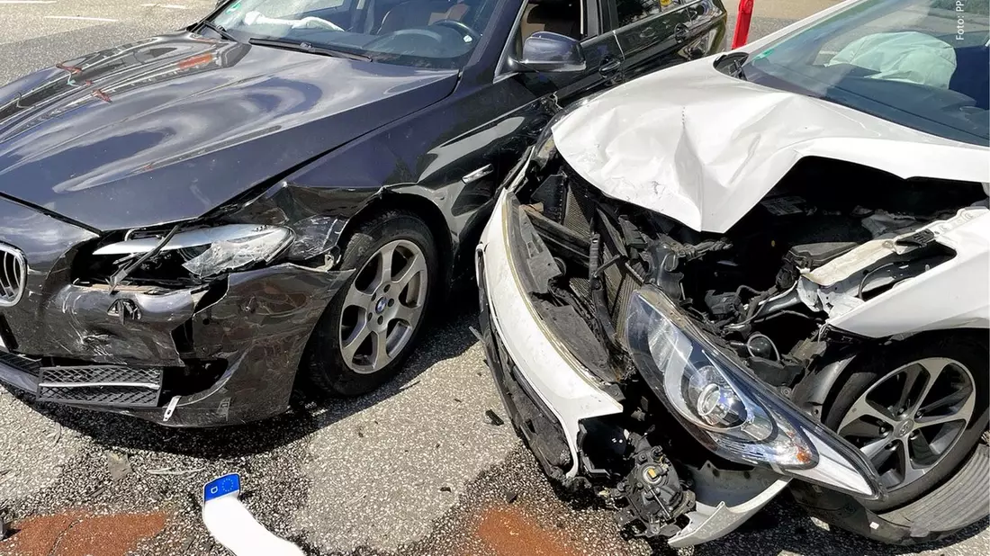 POL-PPWP: Ein Verletzter, zweimal Totalschaden - Bild: presseportal.de