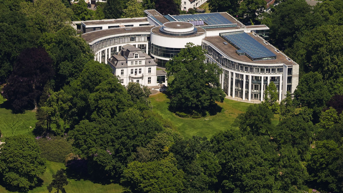 Laut dem Internationalen Seegerichtshof sind Staaten dazu verpflichtet, Maßnahmen gegen die Verschmutzung der Meere durch Treibhausgase zu ergreifen. - Foto: Christian Charisius/dpa