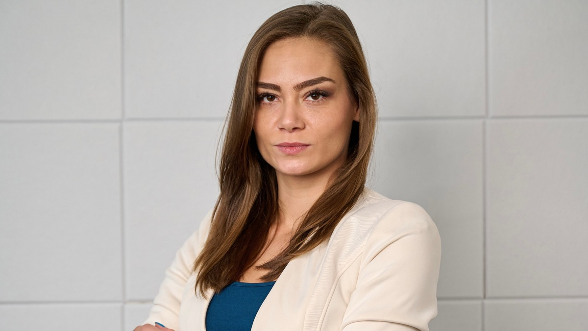 Chaos in Vertriebsstrukturen: Sabrina Nennemann von der SHRS Consulting GmbH zeigt, wie Door-to-Door-Agenturen systemische Probleme bewältigen und endlich mehr Umsatz generieren - Foto: presseportal.de