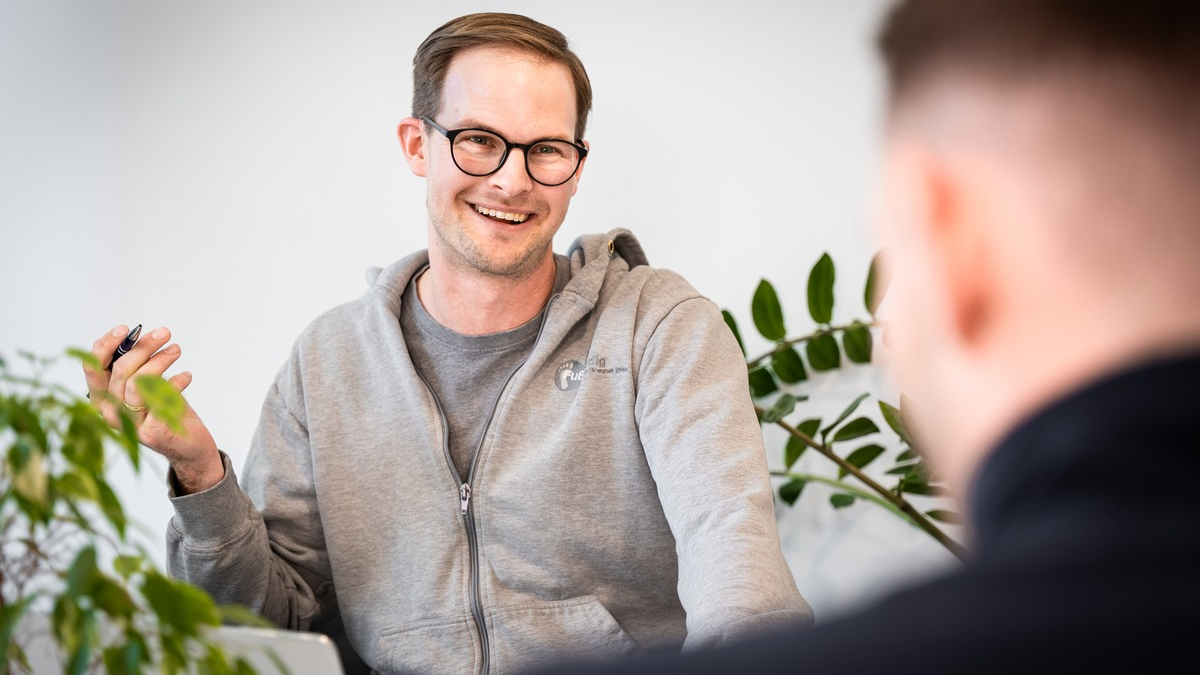 Frederic Schulmeister von Fußkundig zeigt moderne Recruiting-Strategien für Podologen: Erfolg durch Unternehmensidentität und Social Media - Foto: presseportal.de