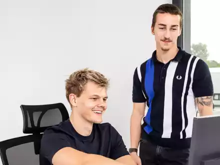 Maximilian Feldengut und Luca Seitner von der MEDIALIFT GmbH: Gerade jetzt ist der richtige Partner besonders wichtig - wie sie Software- und IT-Unternehmen unterstützen - Foto: presseportal.de