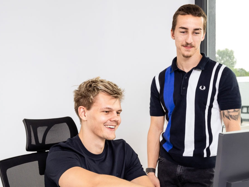 Maximilian Feldengut und Luca Seitner von der MEDIALIFT GmbH: Gerade jetzt ist der richtige Partner besonders wichtig - wie sie Software- und IT-Unternehmen unterstützen - Foto: presseportal.de